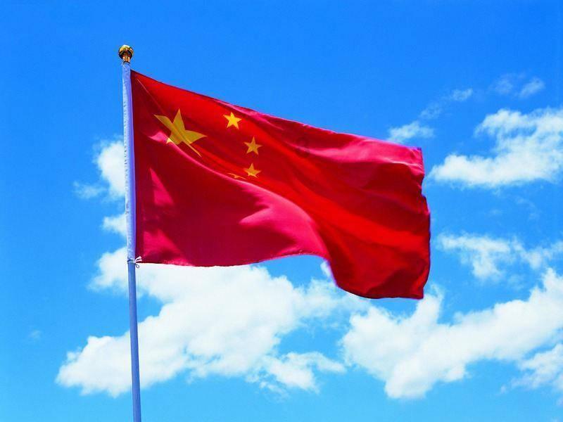 救援受困的长颈鹿