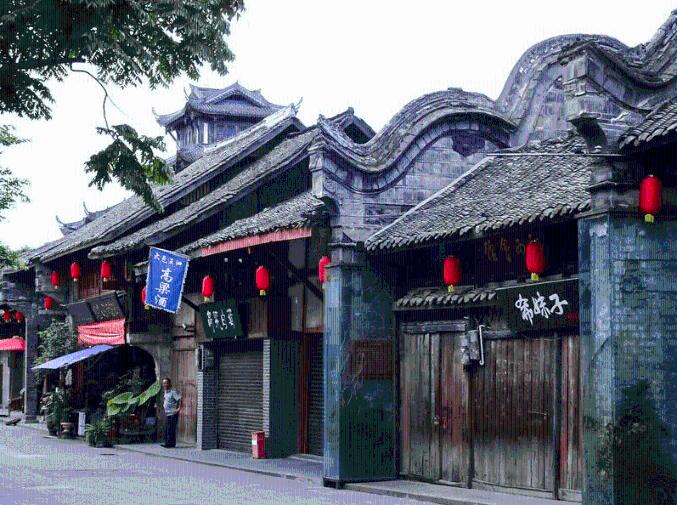 白银市曾为一个地质队树碑塑像,这却引发了一个河北人的“抗议”